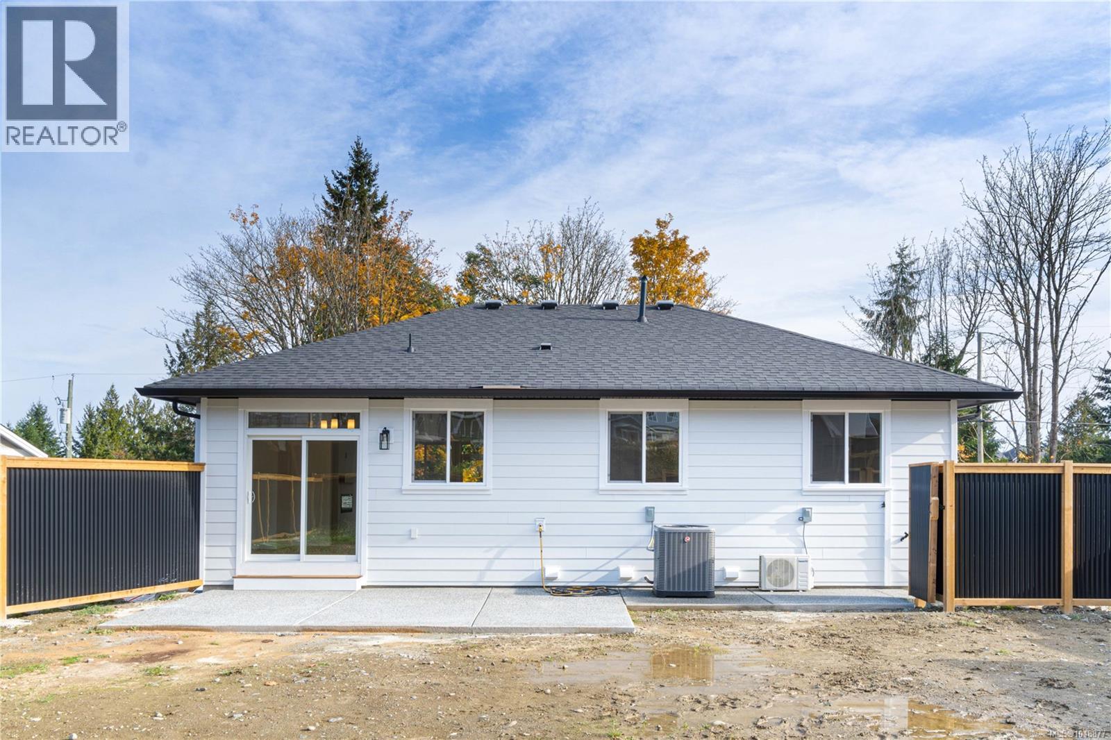 824 Russell Rd, Ladysmith