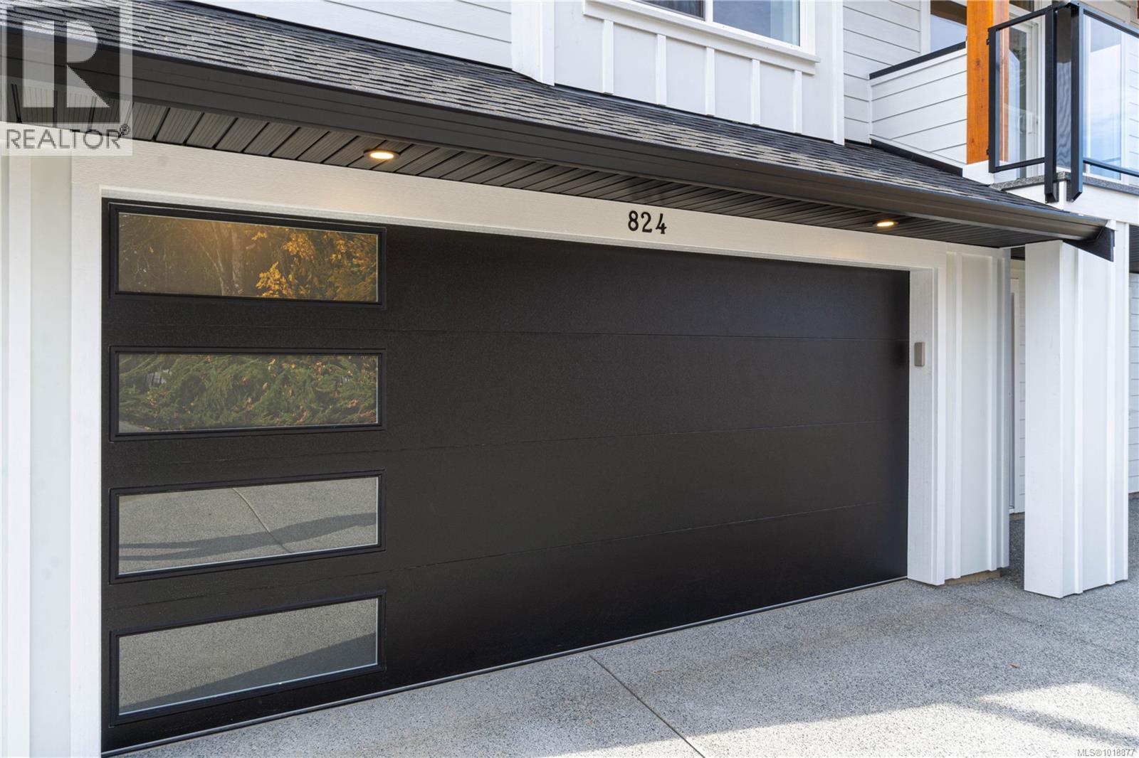 824 Russell Rd, Ladysmith