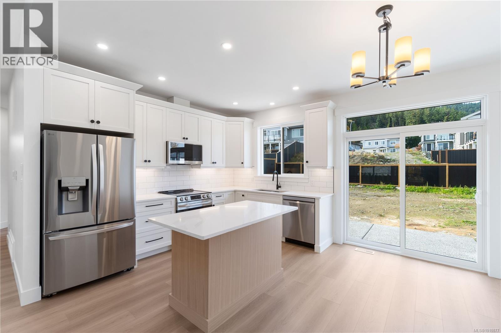 824 Russell Rd, Ladysmith