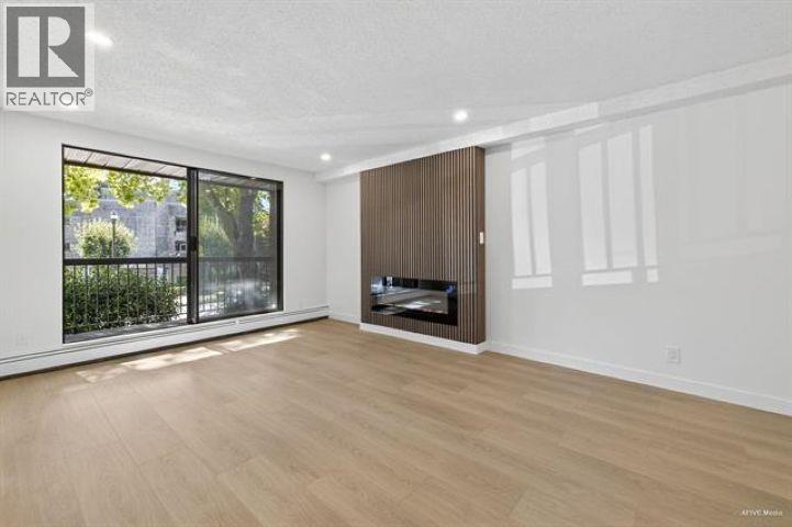 #121-8511 ACKROYD Road, Richmond