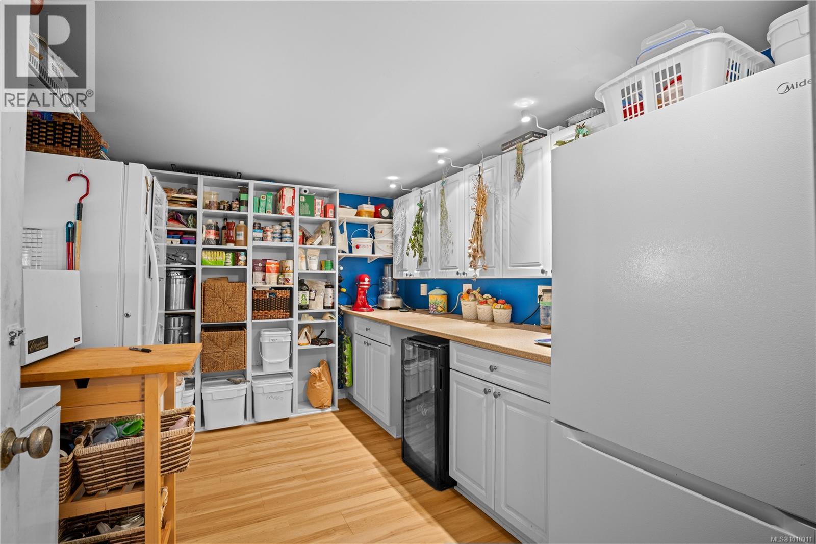  4490 Shore Way, Saanich