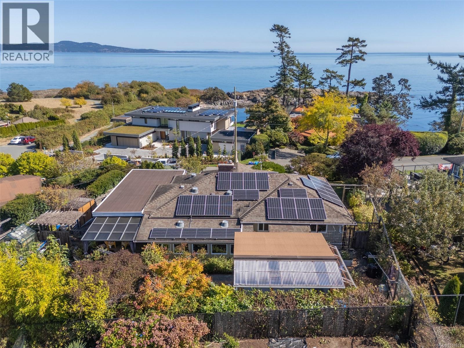  4490 Shore Way, Saanich