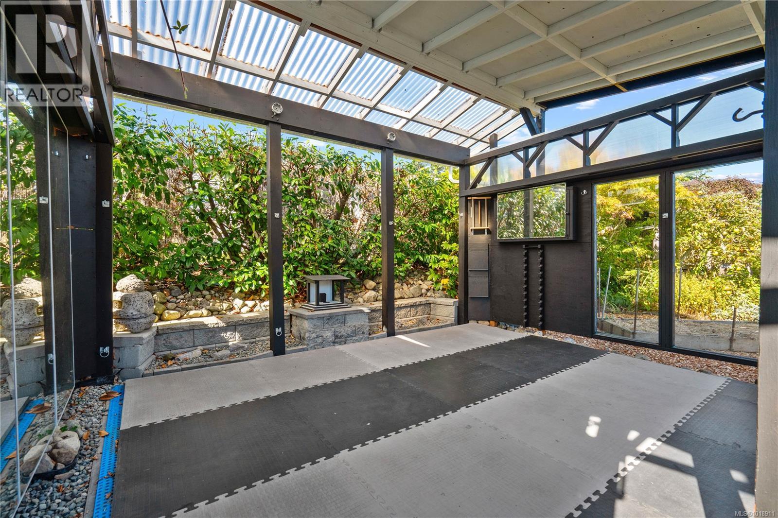  4490 Shore Way, Saanich