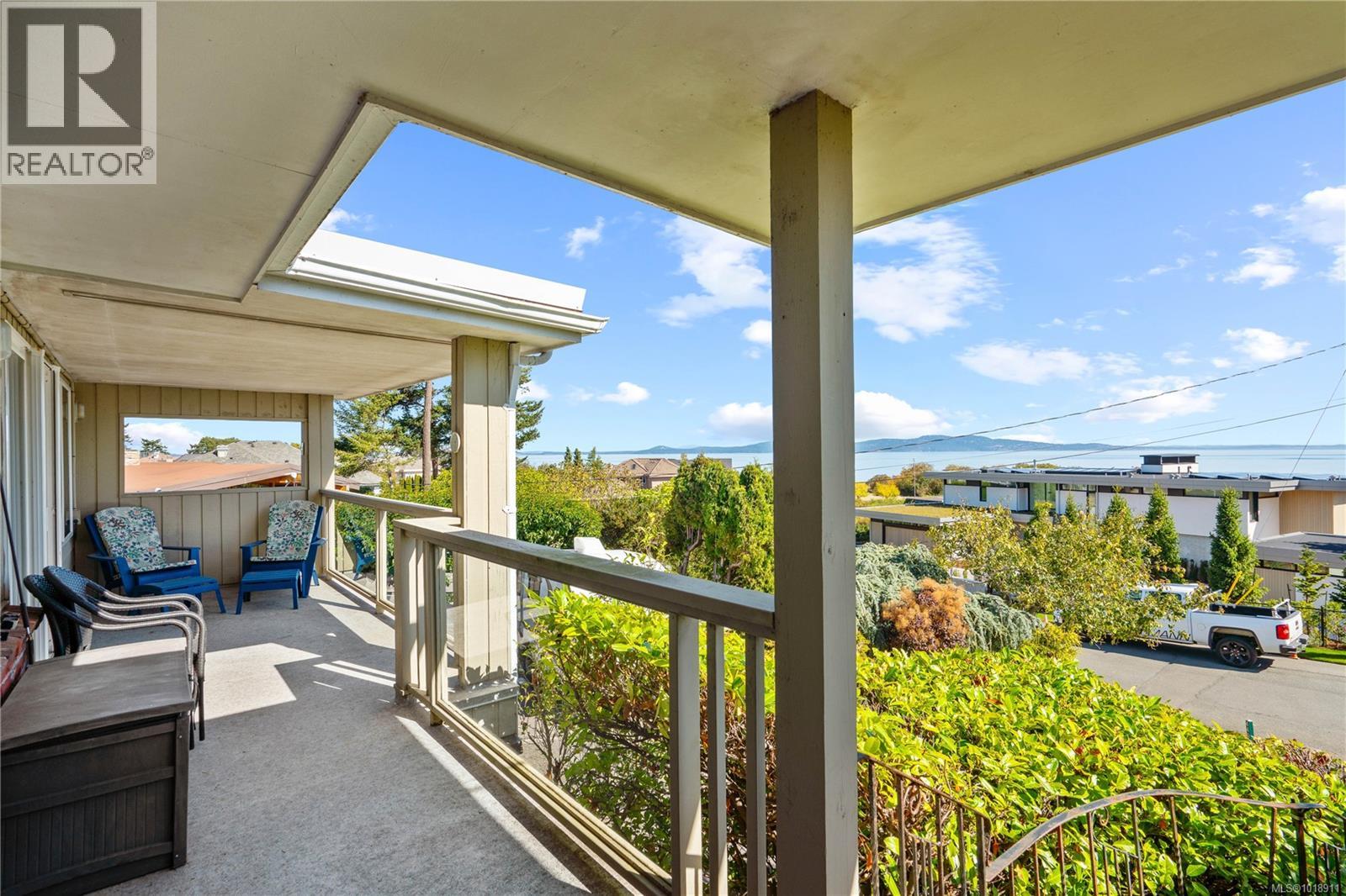  4490 Shore Way, Saanich