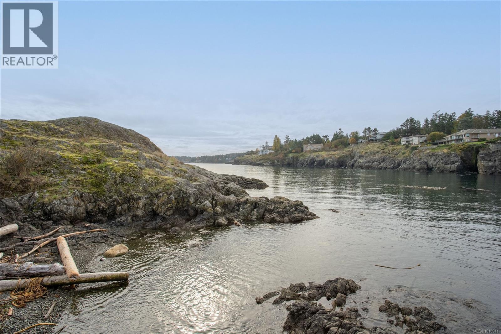  4490 Shore Way, Saanich