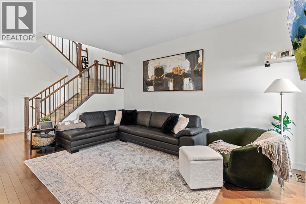 Single Family House for Sale in   Street NE Winston Heights/Mountview Calgary 