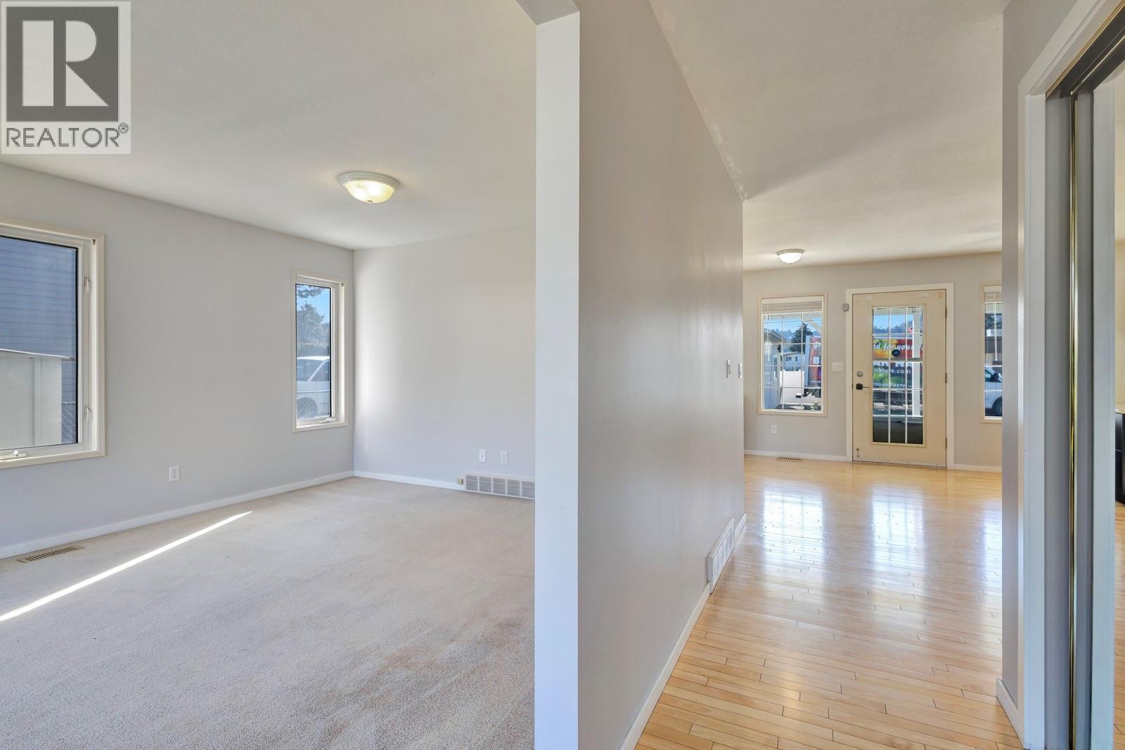  796 Hollywood Road North, Kelowna