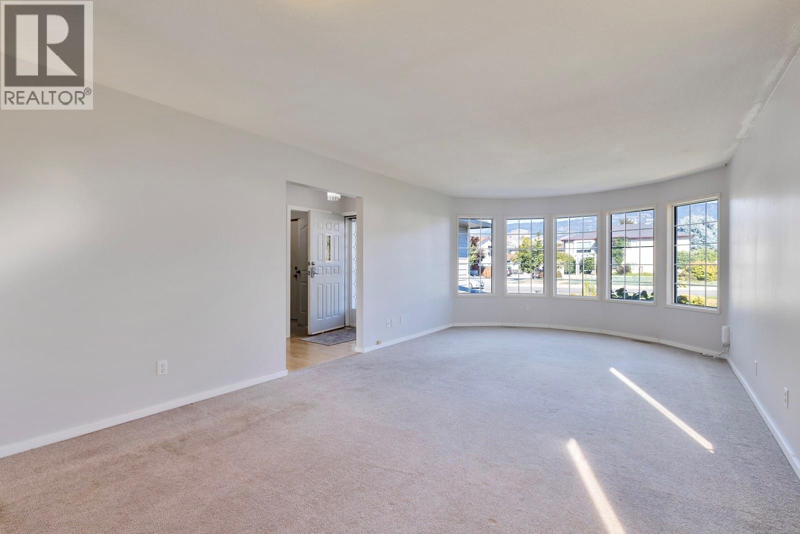  796 Hollywood Road North, Kelowna