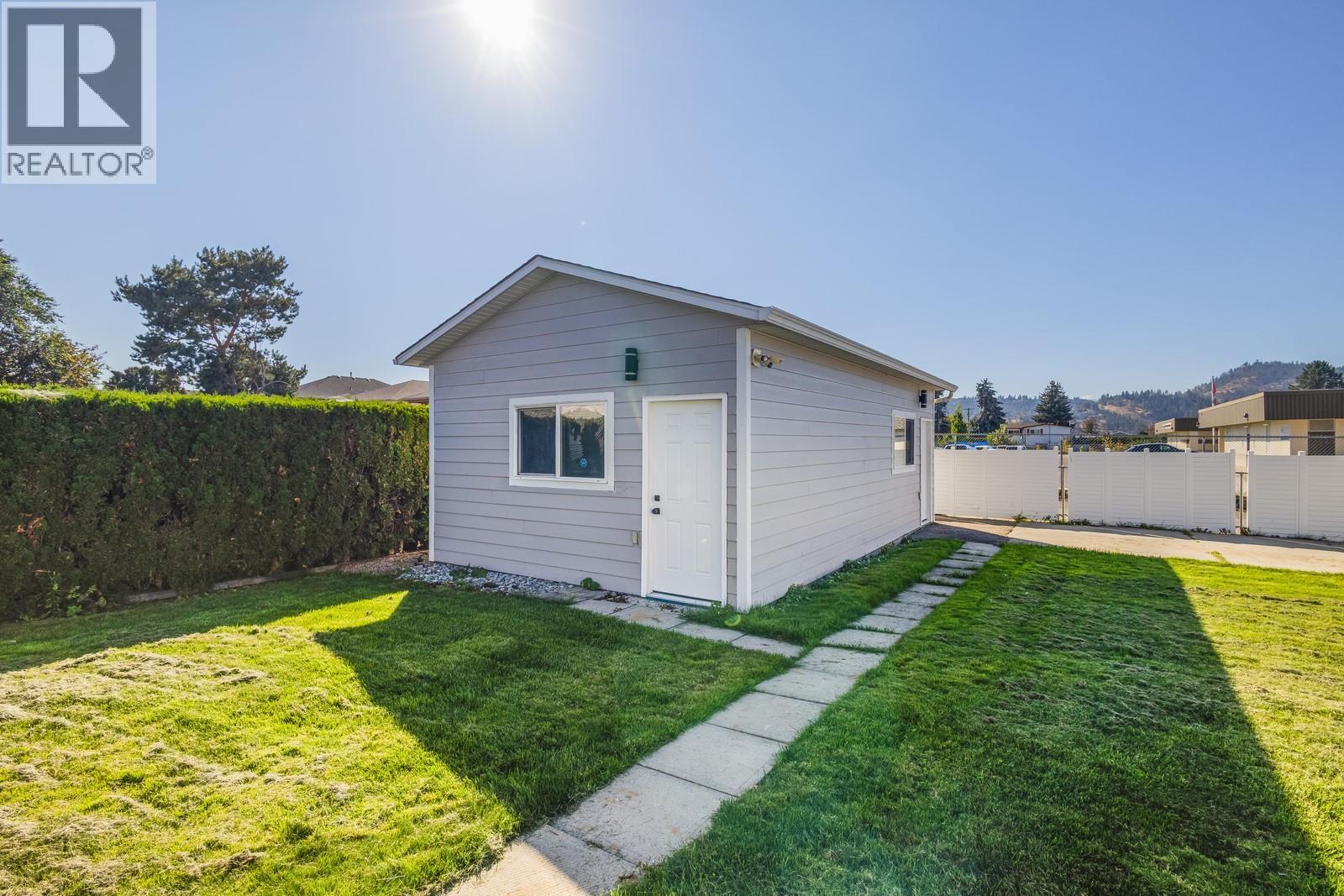  796 Hollywood Road North, Kelowna