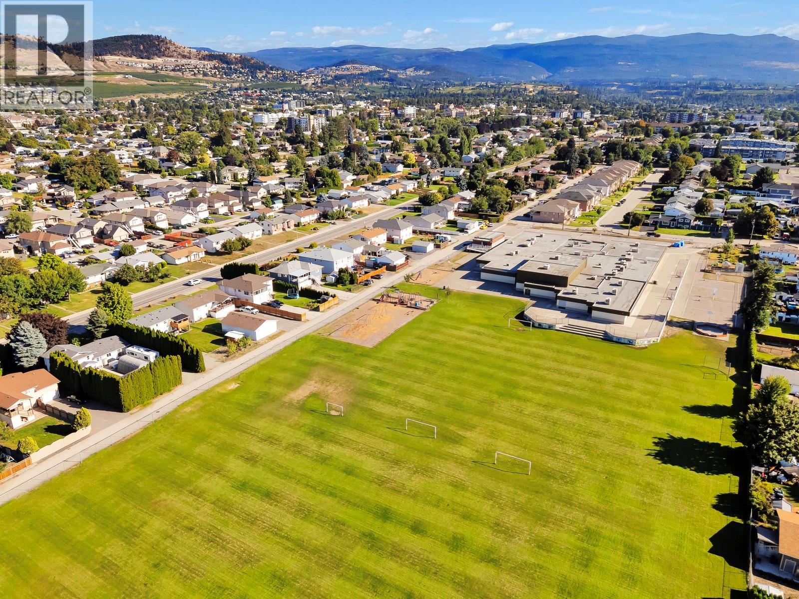  796 Hollywood Road North, Kelowna