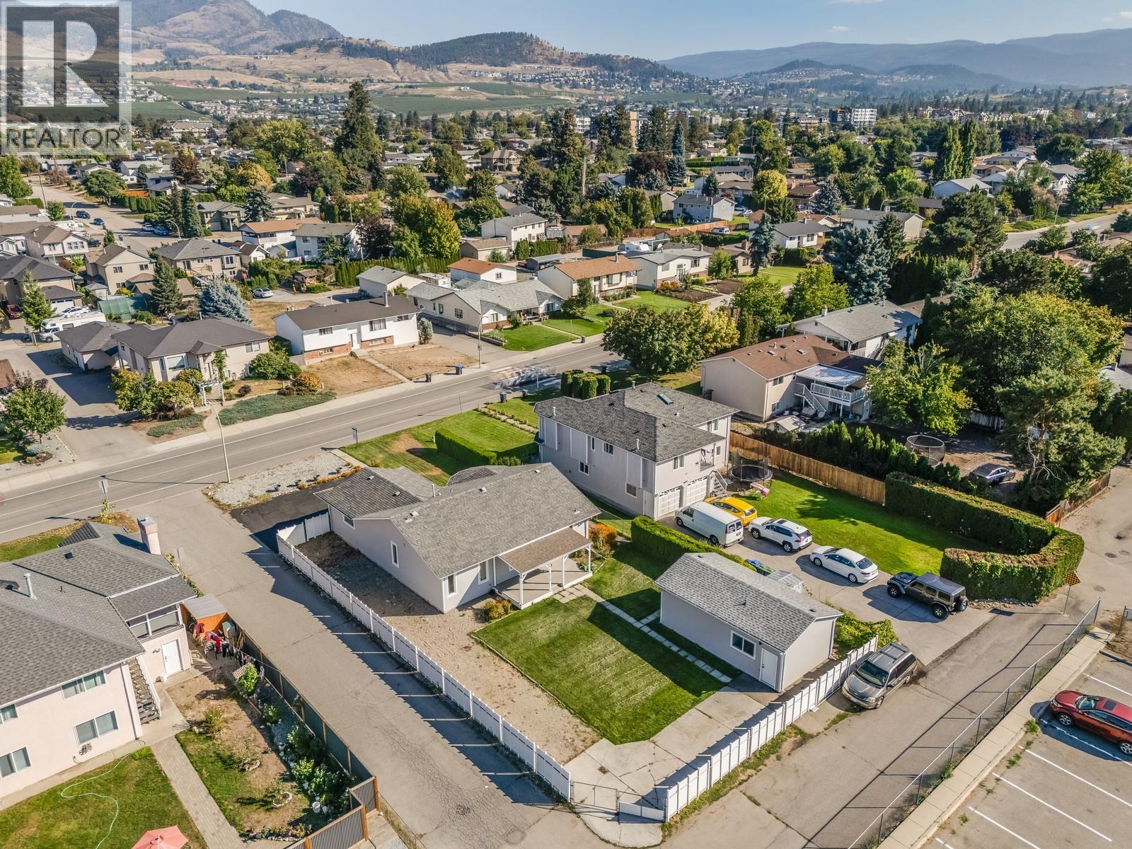  796 Hollywood Road North, Kelowna