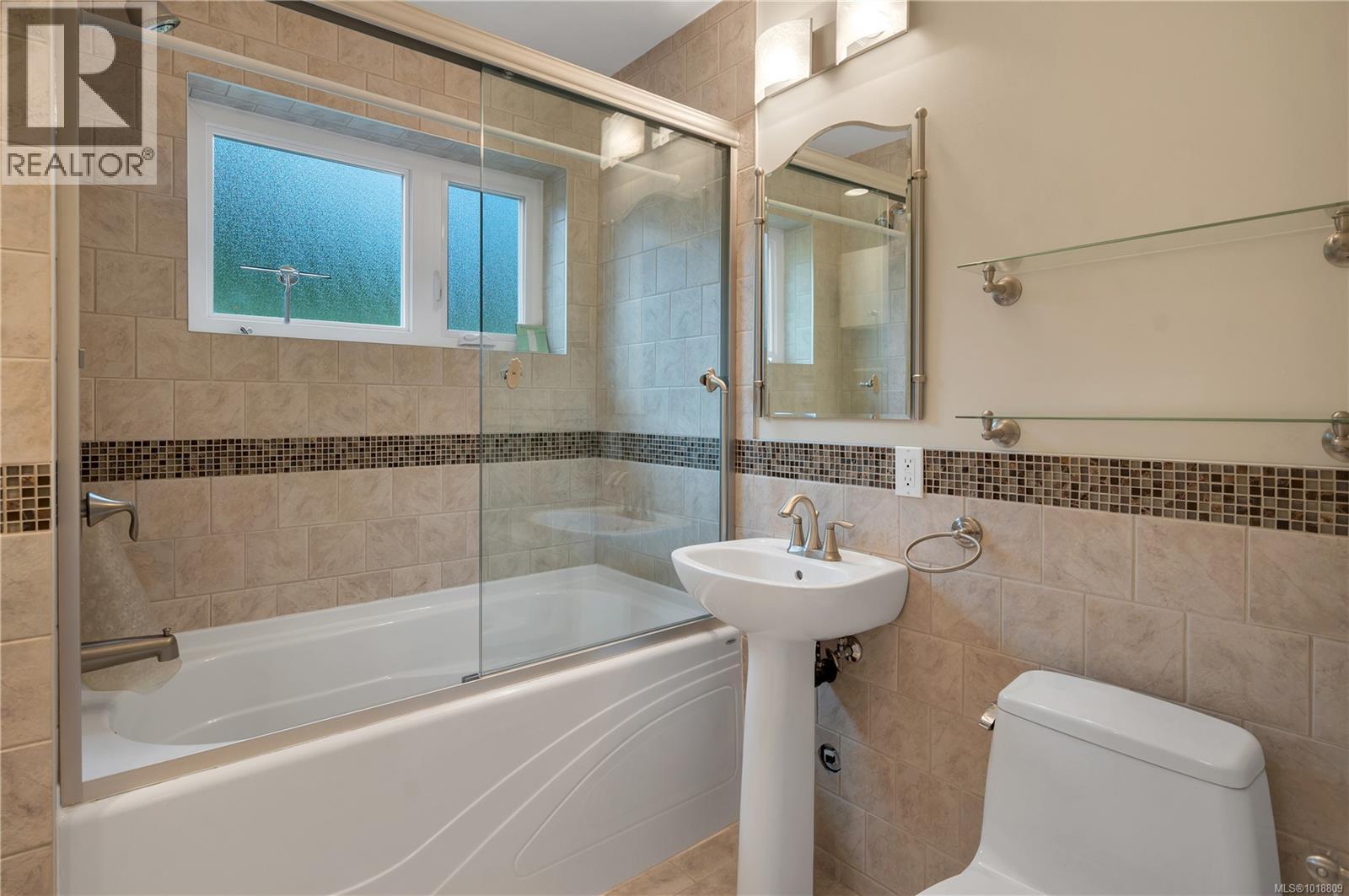 774 Ash St, Campbell River