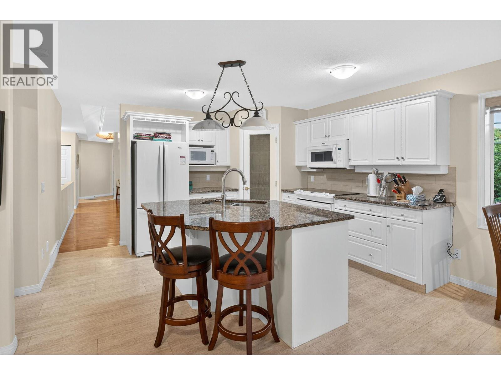 101 1321 Ridgeway Drive, Kelowna