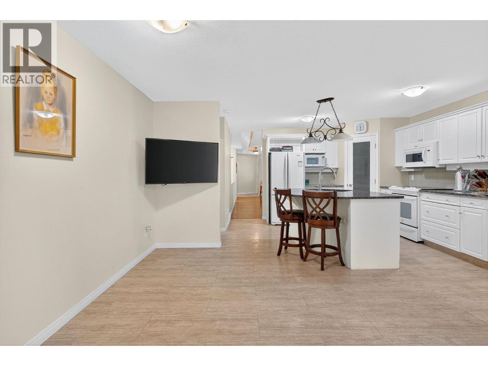 101 1321 Ridgeway Drive, Kelowna