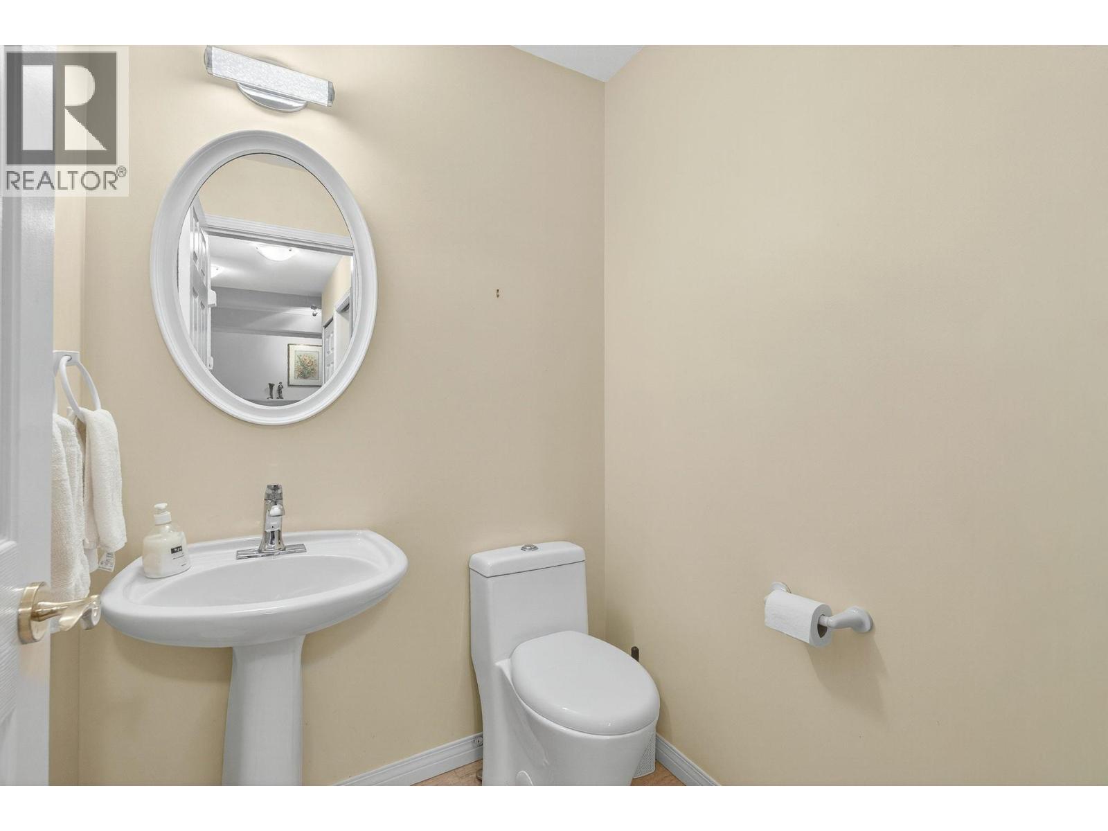 101 1321 Ridgeway Drive, Kelowna