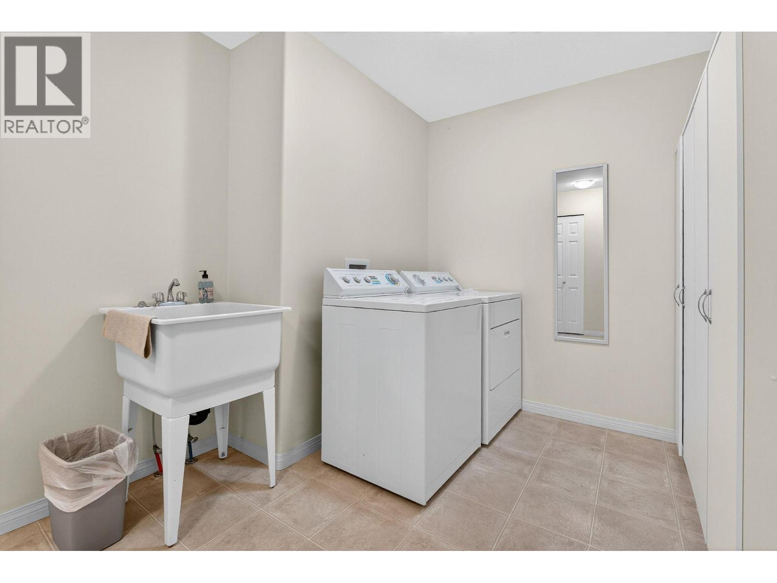 101 1321 Ridgeway Drive, Kelowna