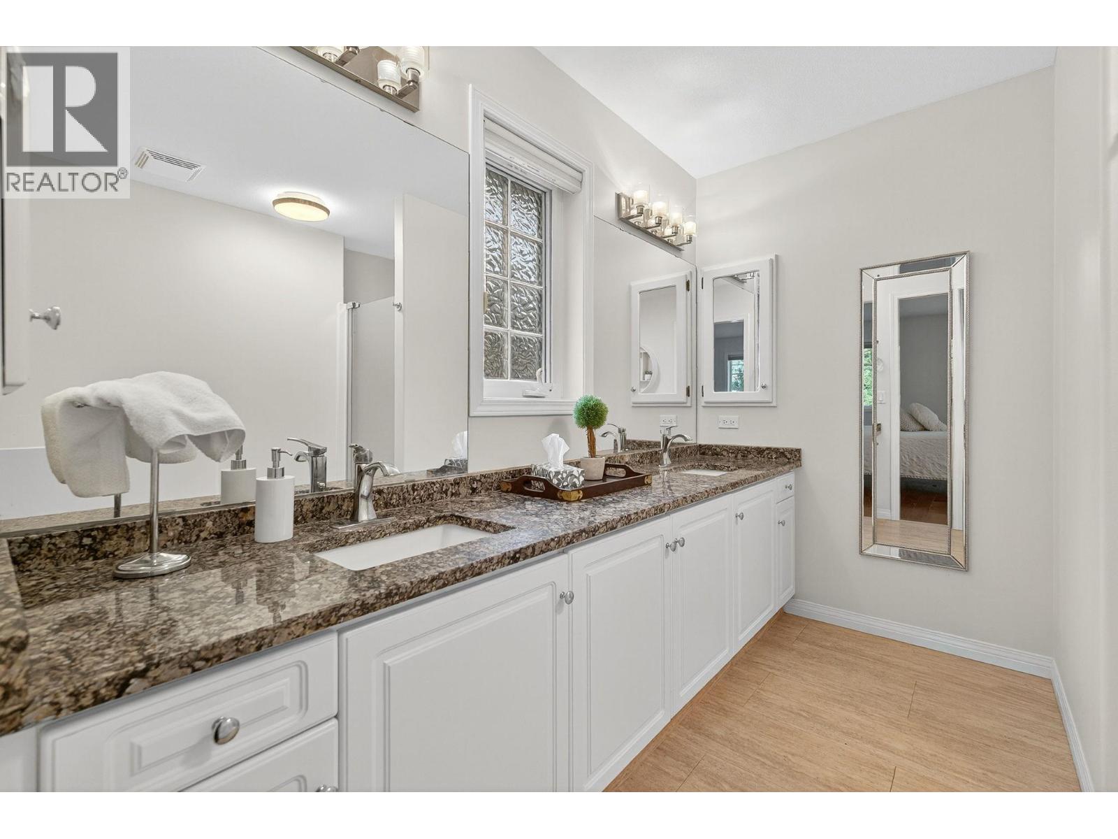 101 1321 Ridgeway Drive, Kelowna