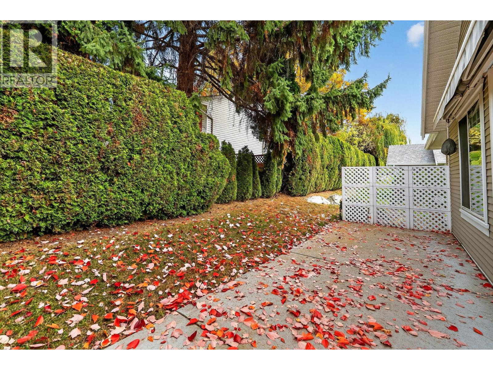 101 1321 Ridgeway Drive, Kelowna