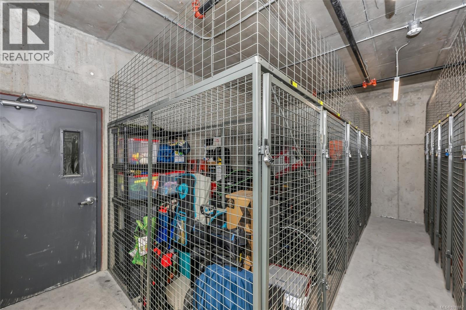 #608 947 WHIRLAWAY CRES - 48