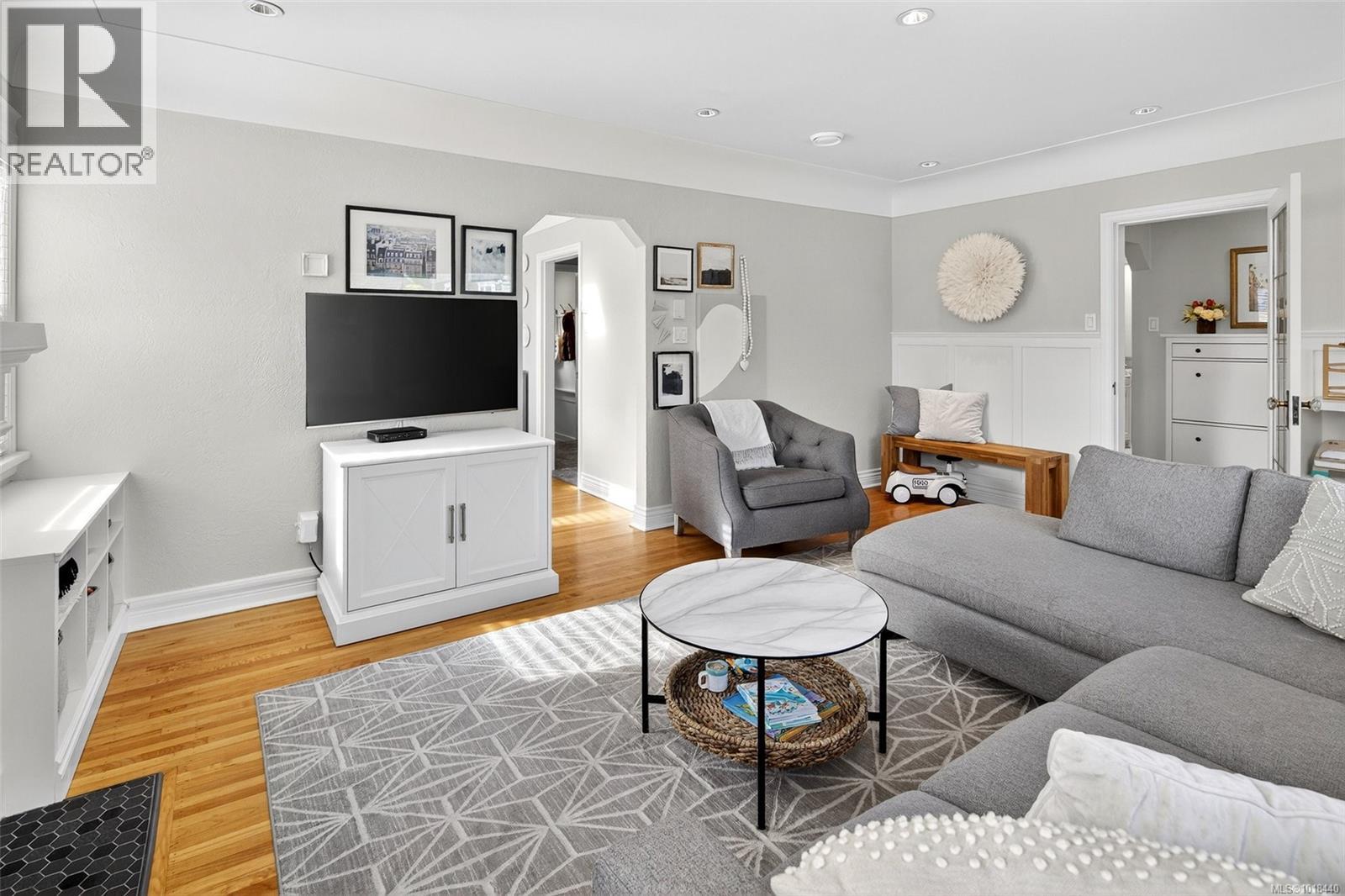  3720 Winston Crescent, Saanich