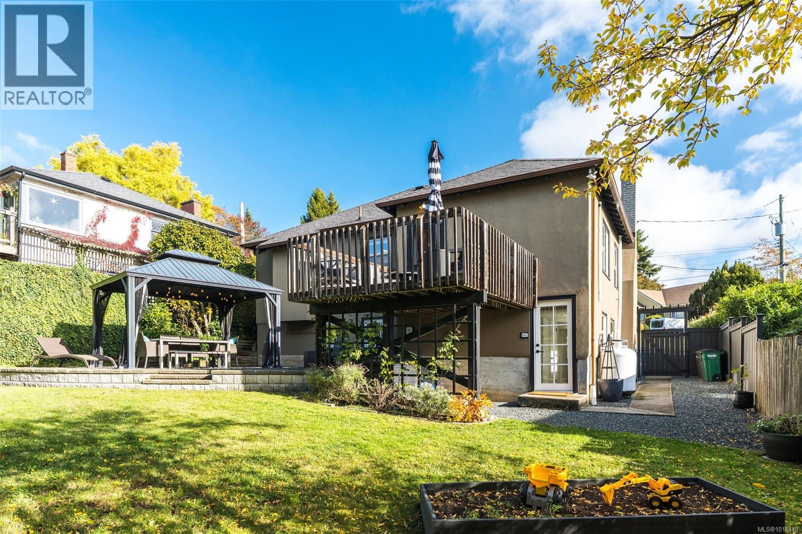  3720 Winston Crescent, Saanich
