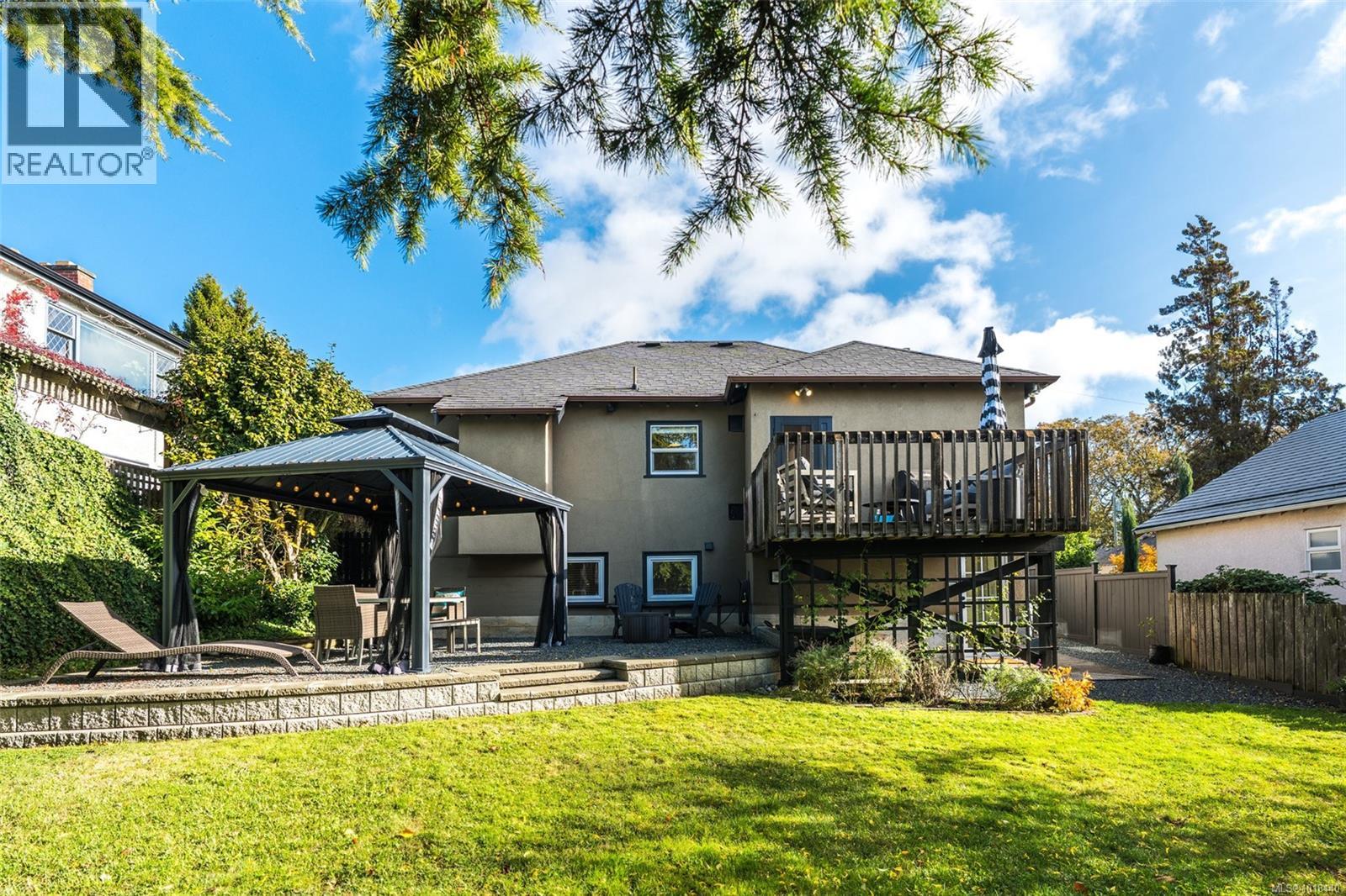  3720 Winston Crescent, Saanich