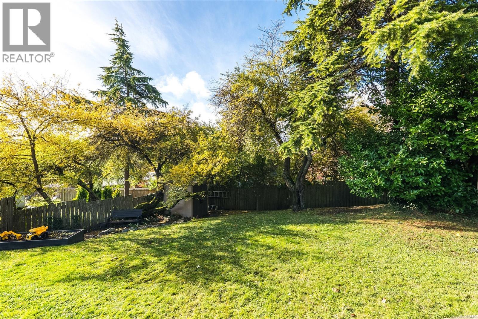  3720 Winston Crescent, Saanich
