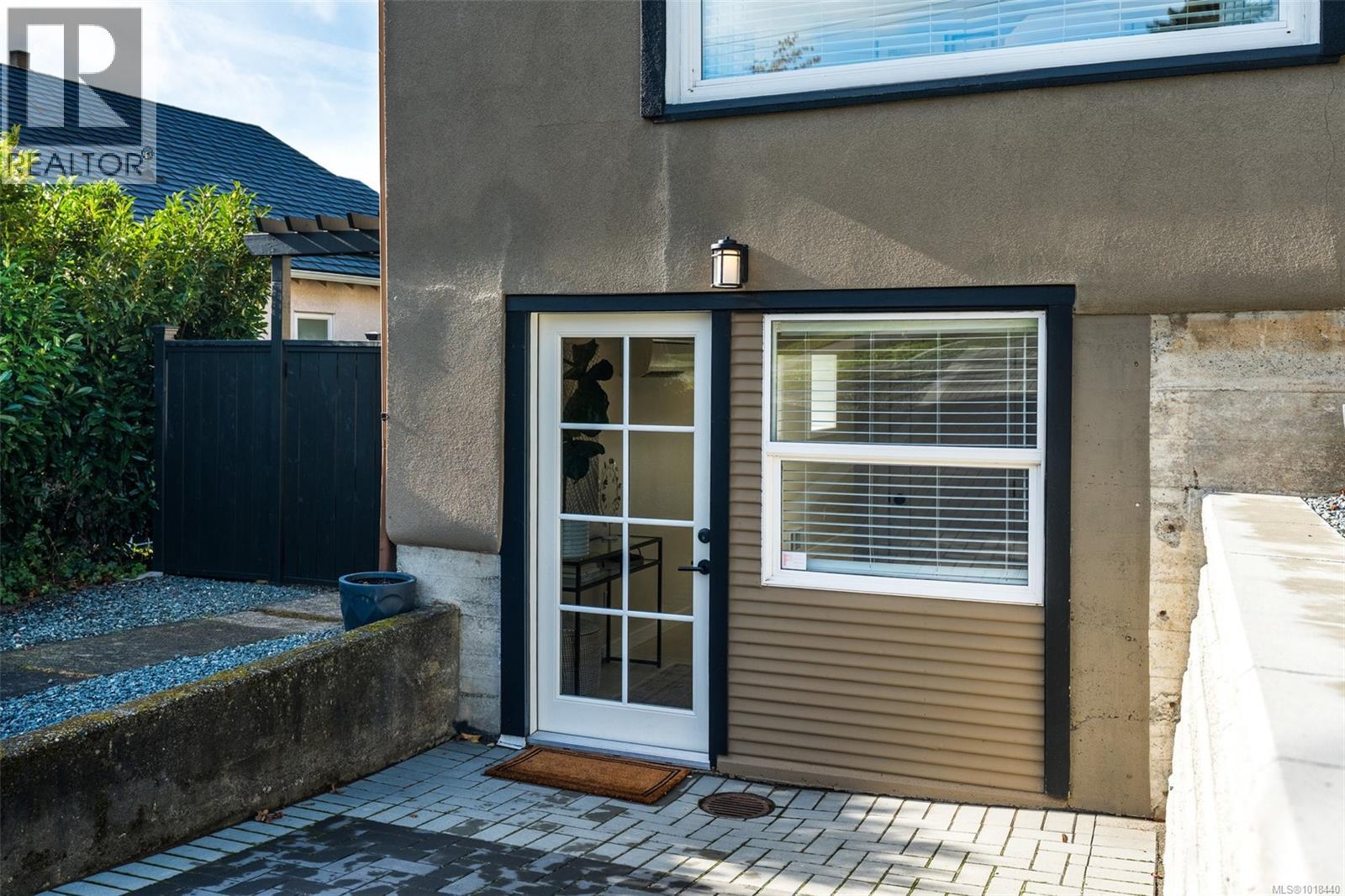  3720 Winston Crescent, Saanich