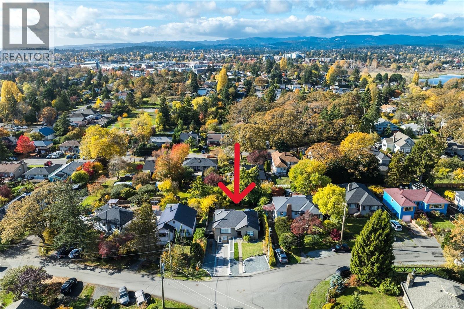  3720 Winston Crescent, Saanich