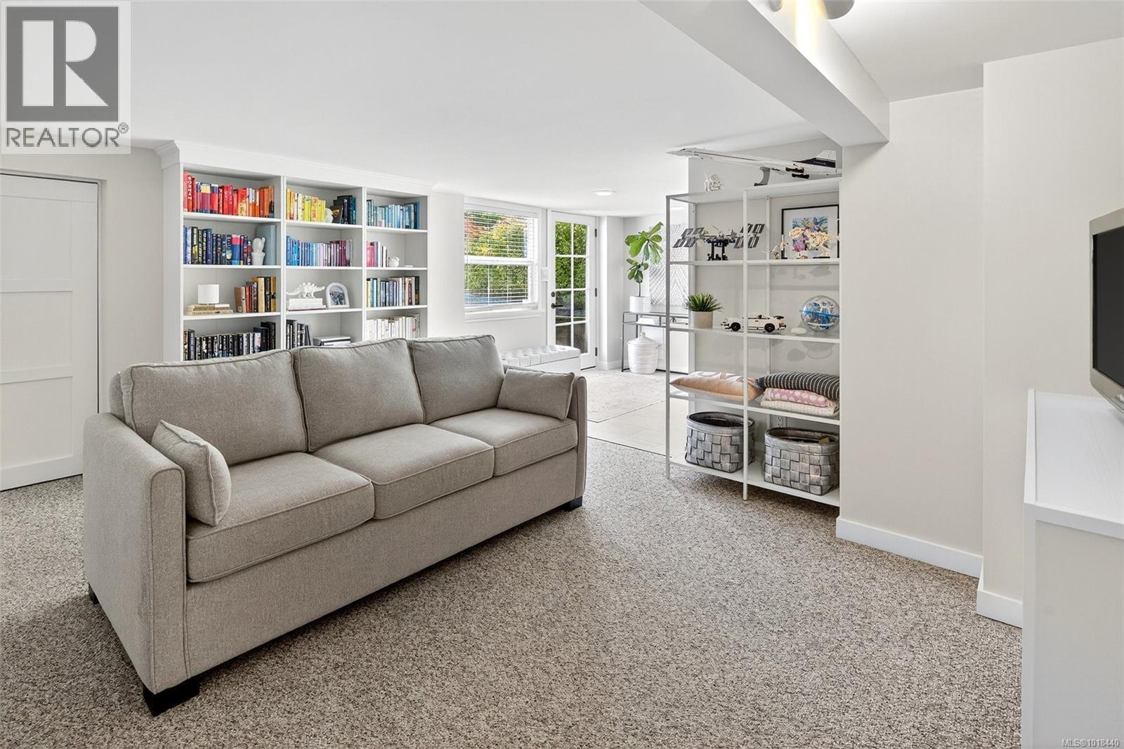  3720 Winston Crescent, Saanich