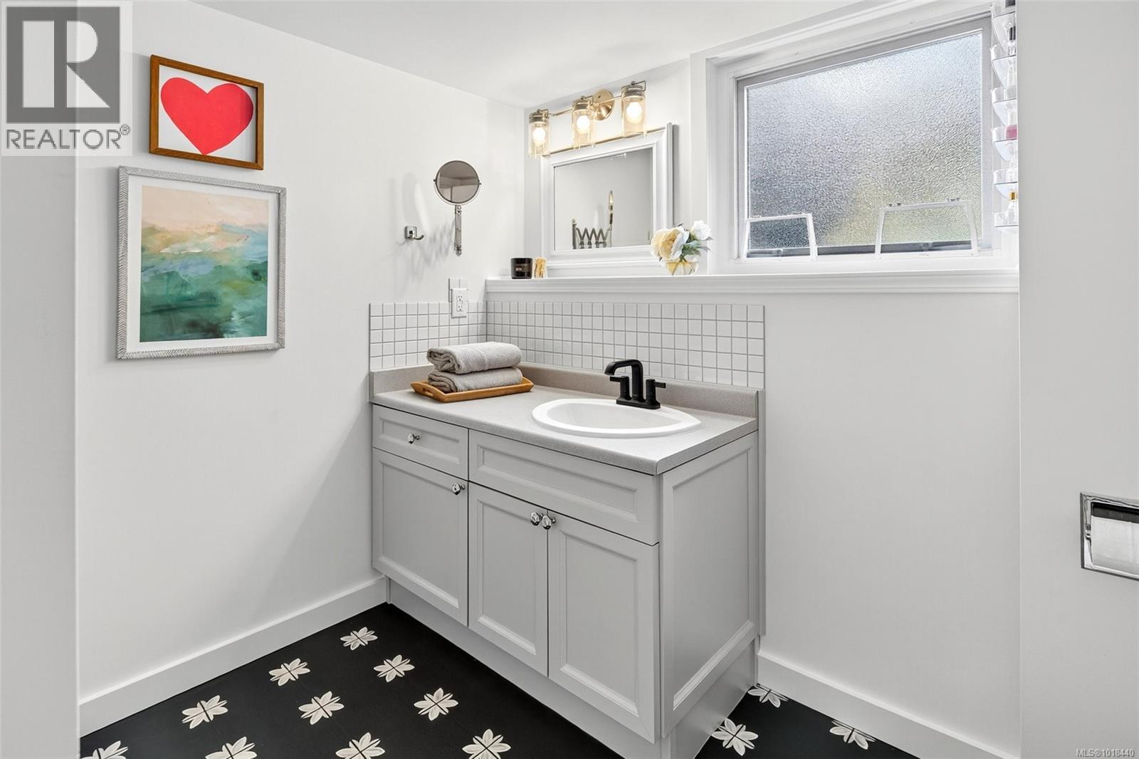  3720 Winston Crescent, Saanich