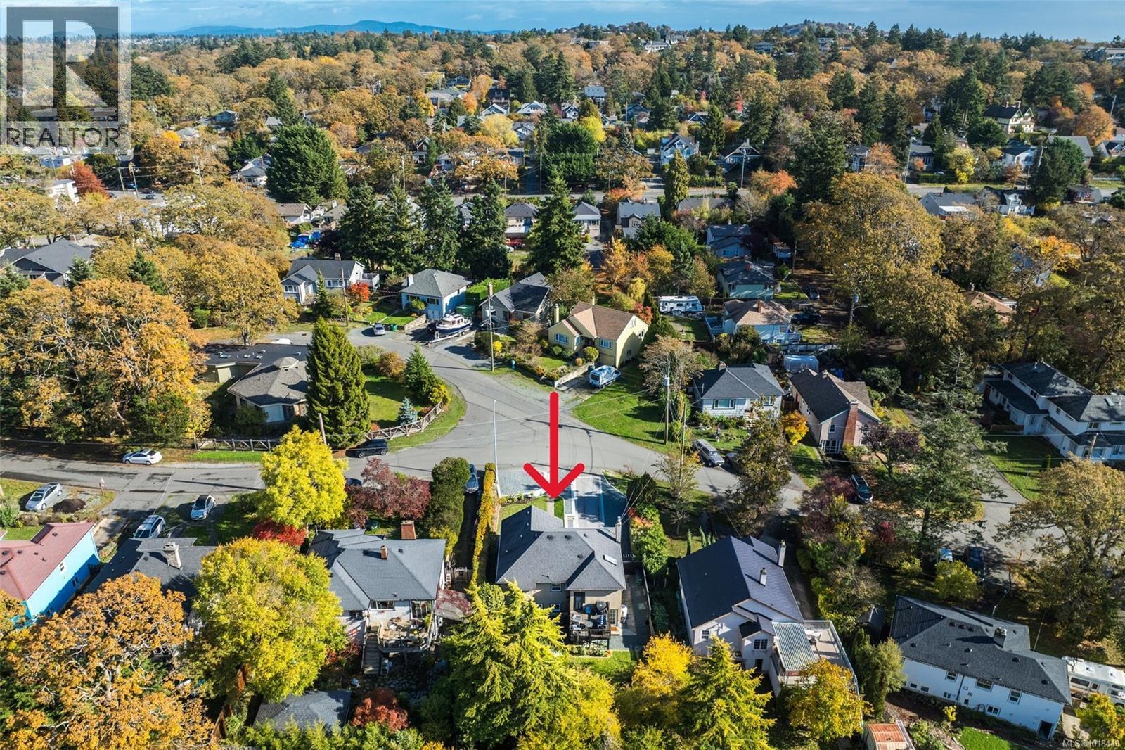  3720 Winston Crescent, Saanich