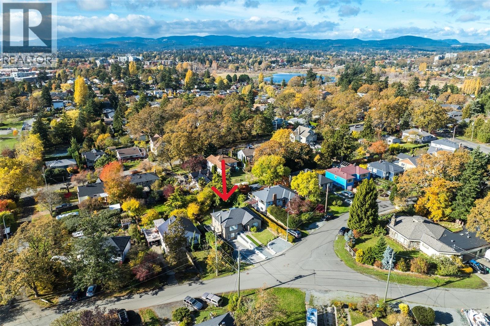  3720 Winston Crescent, Saanich