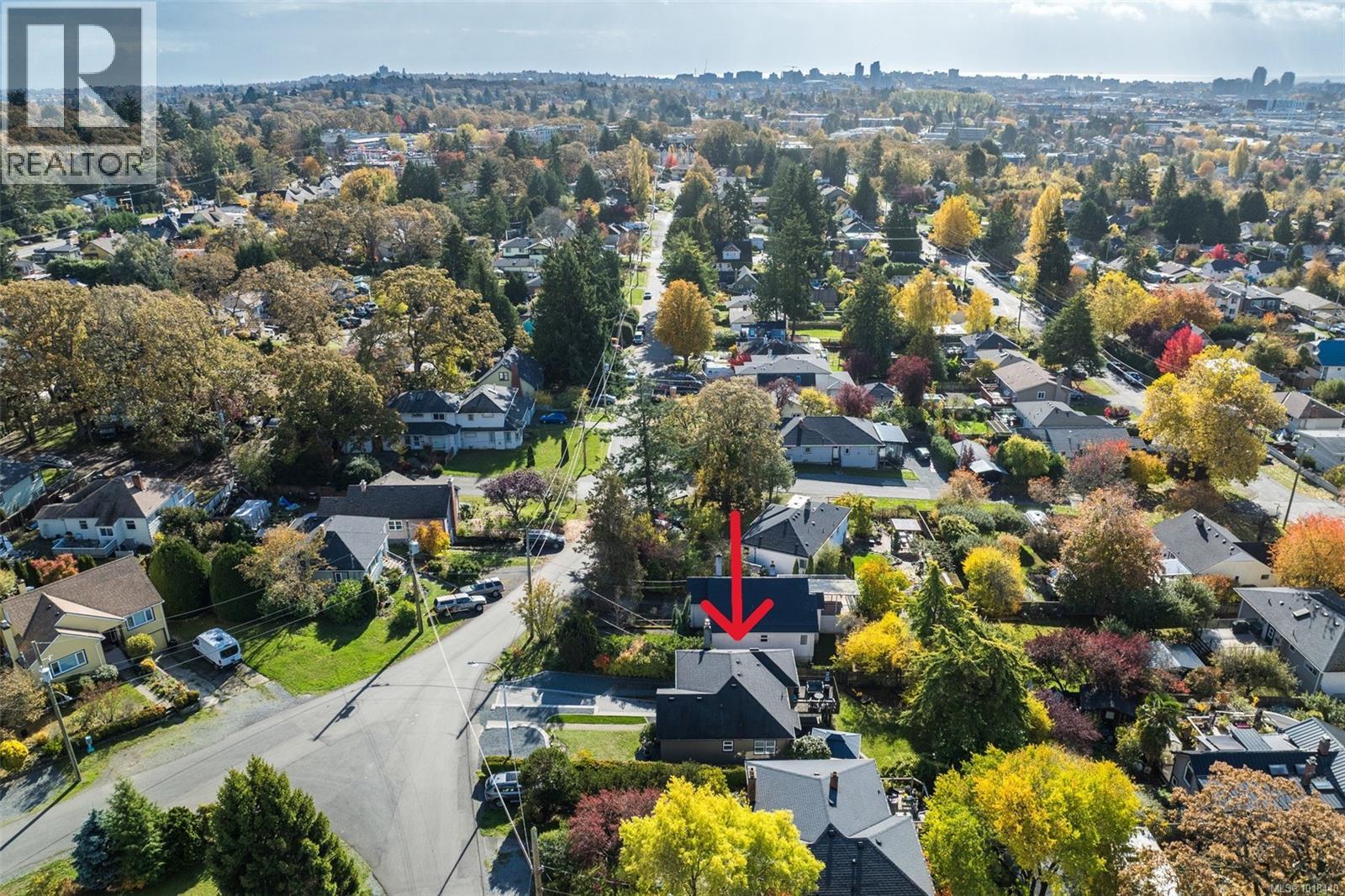  3720 Winston Crescent, Saanich