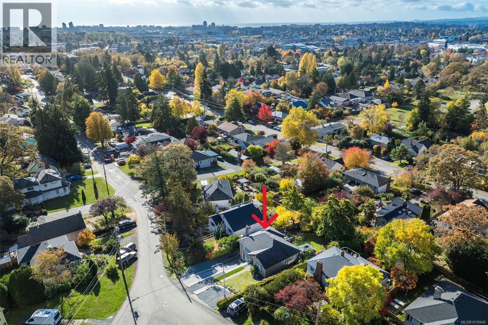  3720 Winston Crescent, Saanich