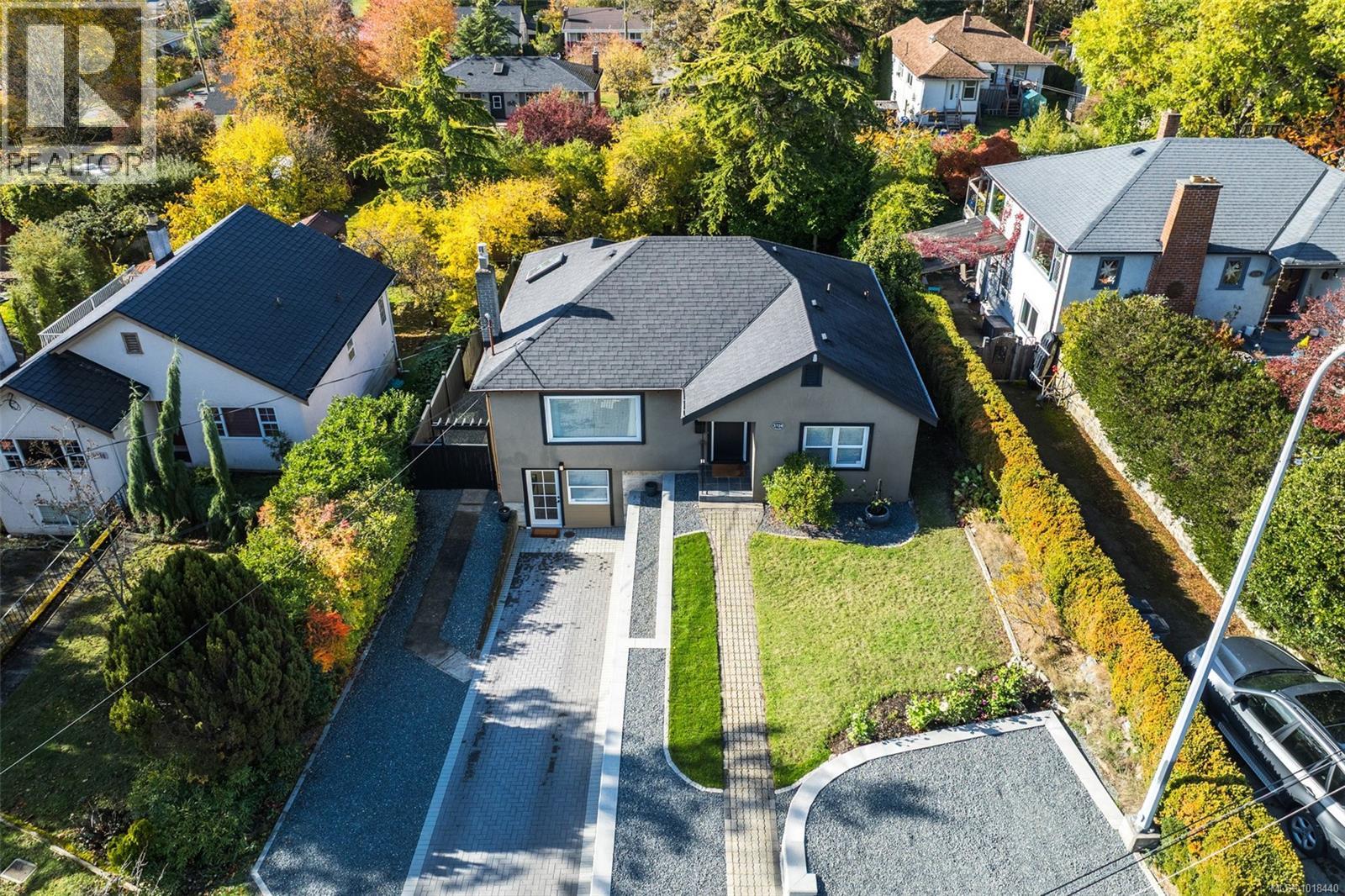  3720 Winston Crescent, Saanich