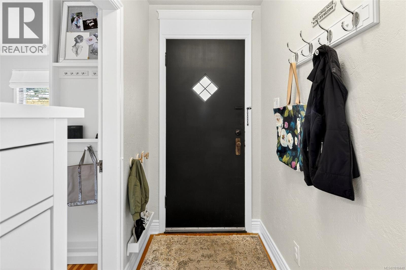  3720 Winston Crescent, Saanich