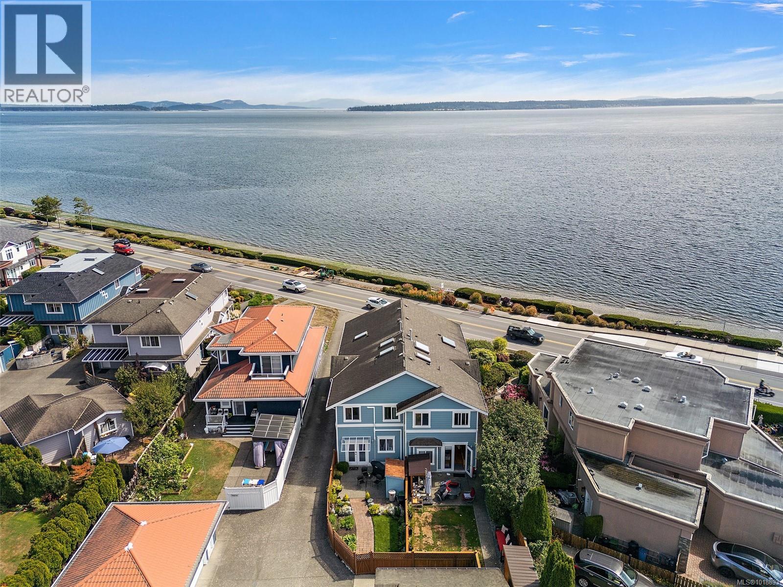  9452 Lochside Drive, Sidney