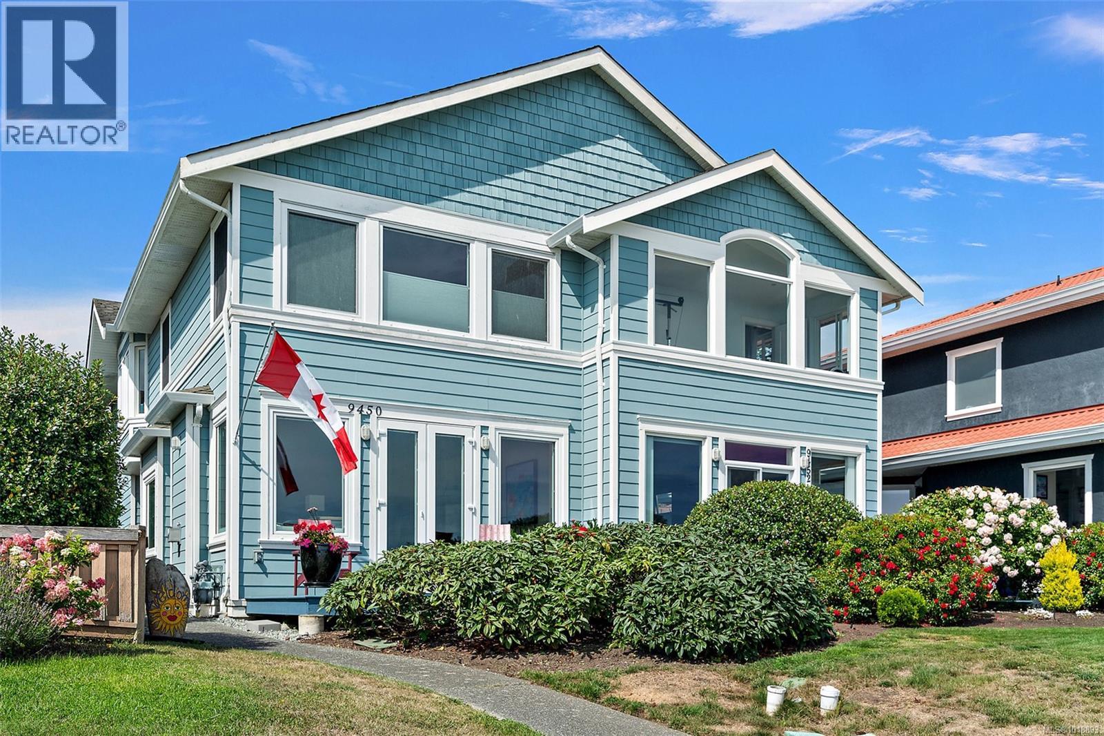  9452 Lochside Drive, Sidney