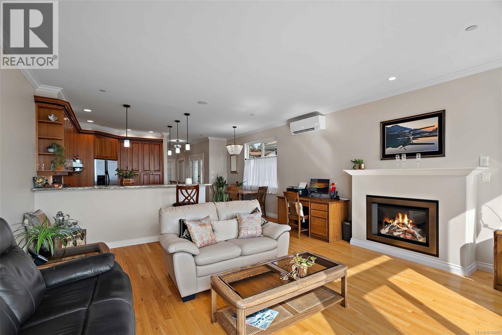  9452 Lochside Drive, Sidney