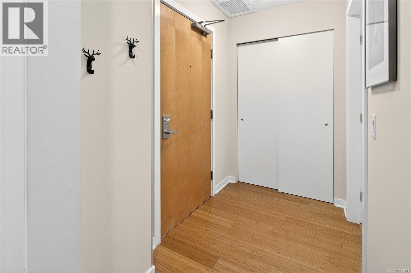 #308 373 TYEE RD - 5