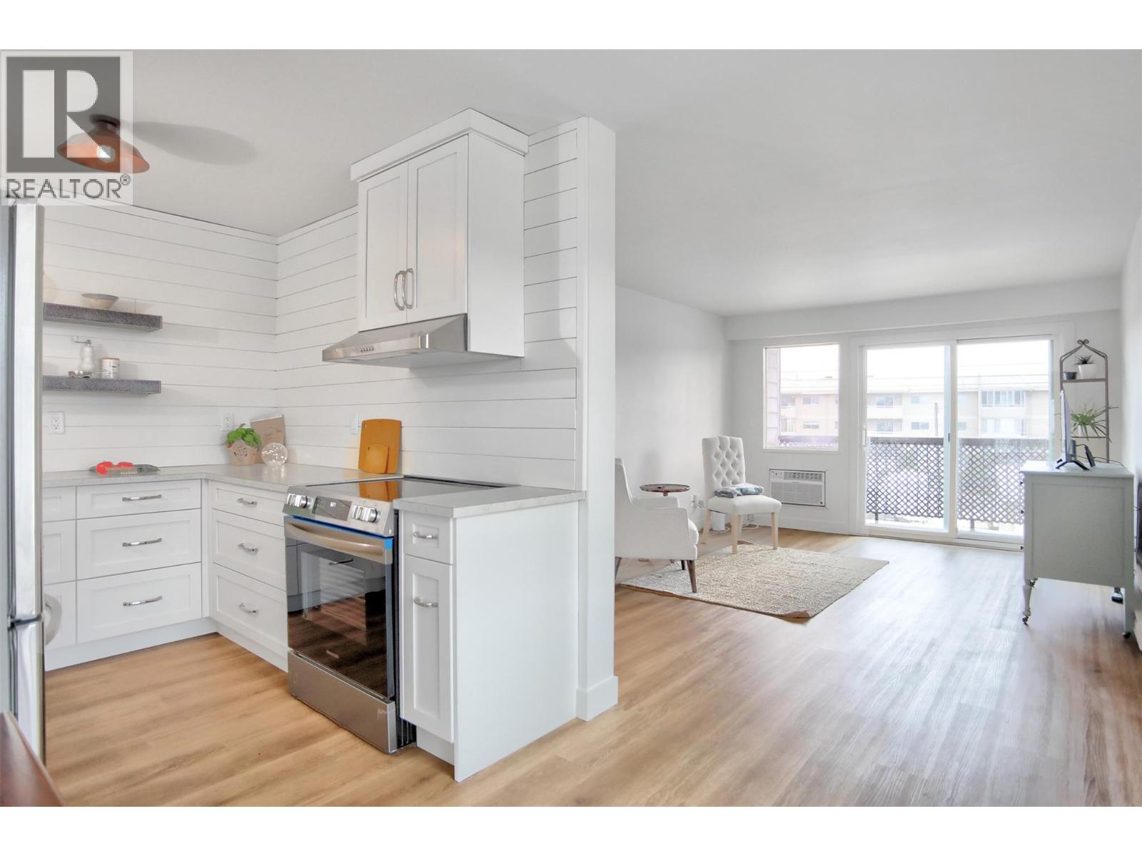 #202-95 WINNIPEG Street, Penticton