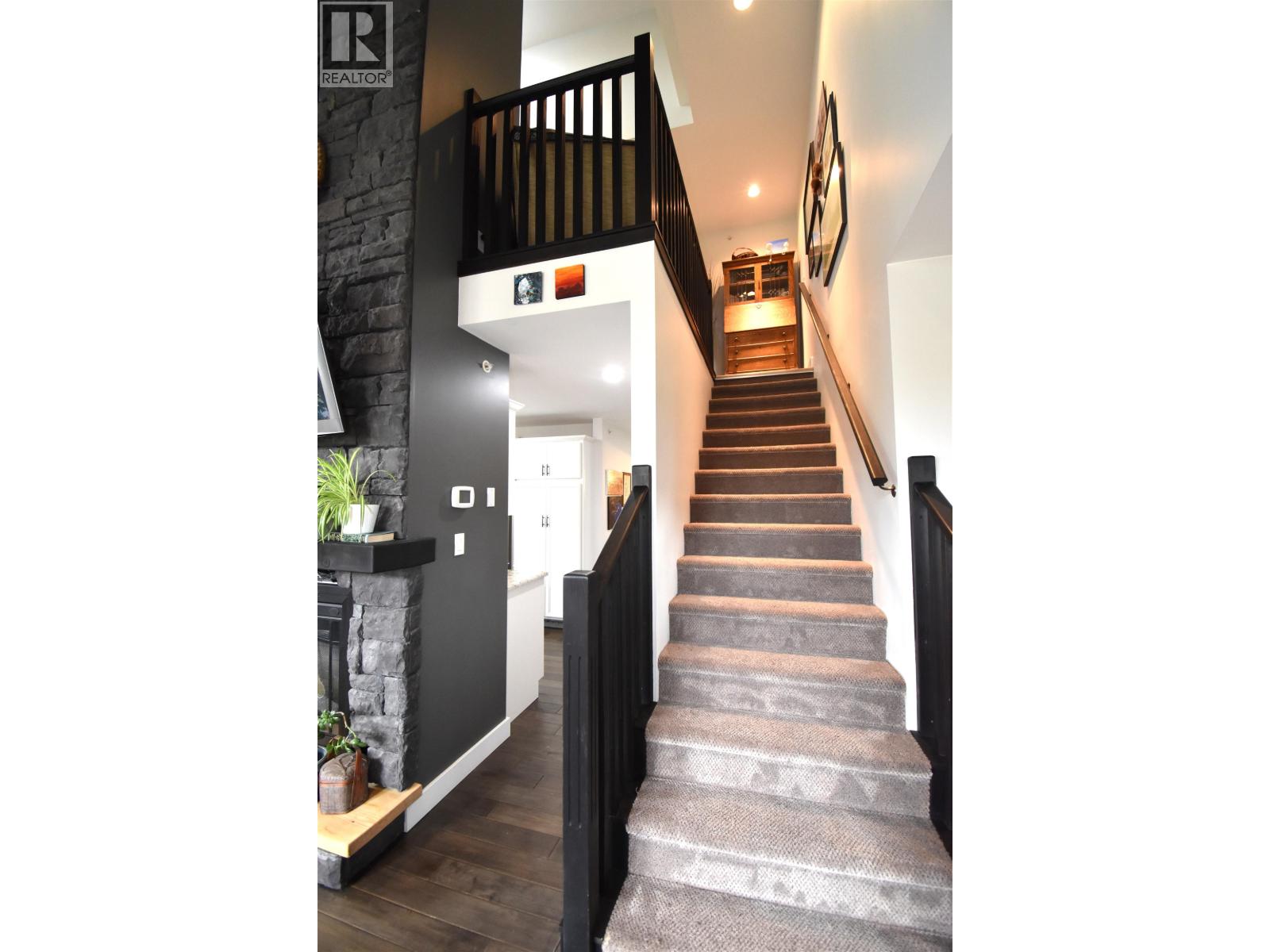 9 STARLITER WAY, Smithers