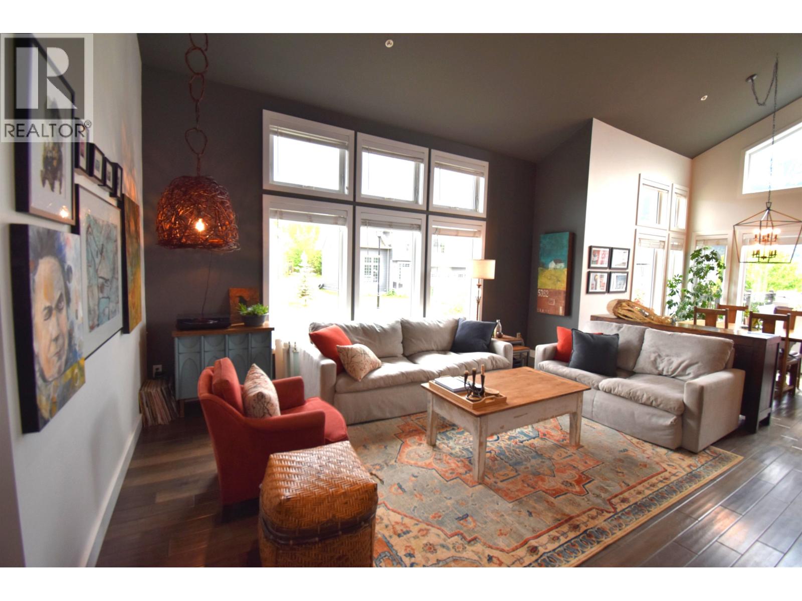 9 STARLITER WAY, Smithers