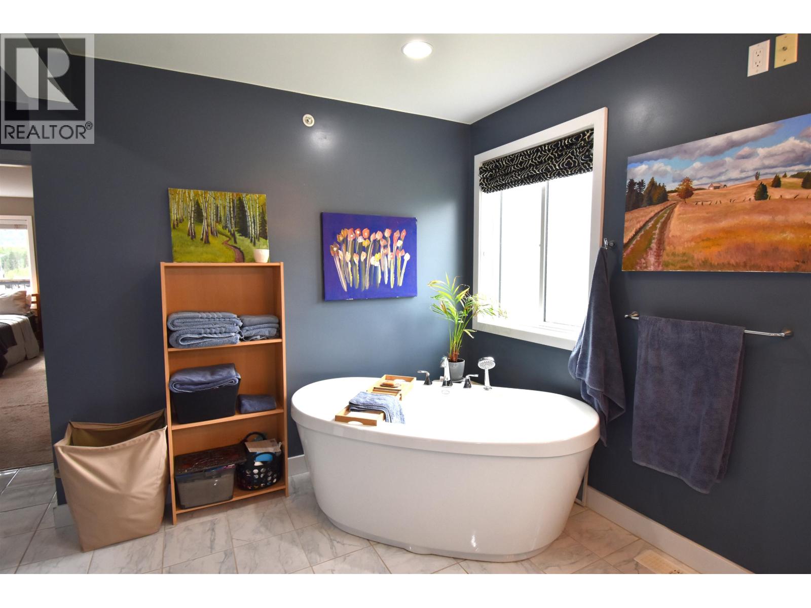 9 STARLITER WAY, Smithers