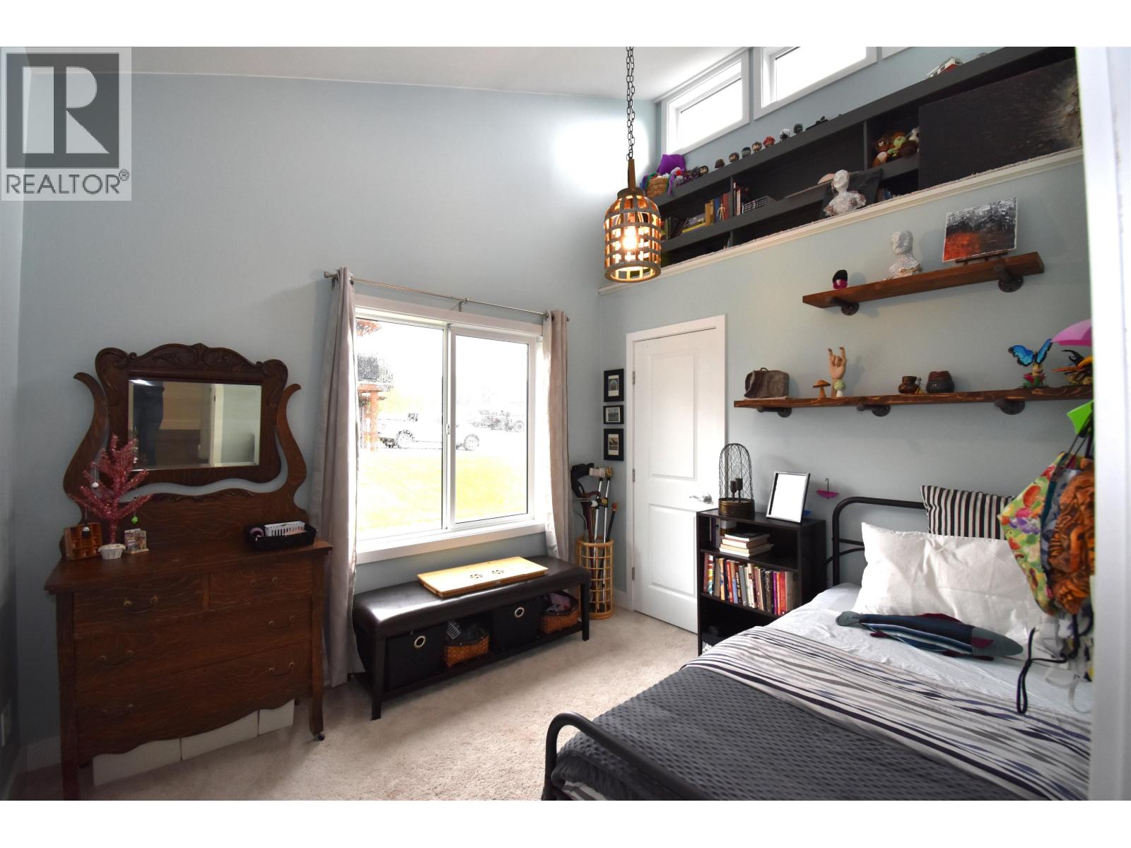 9 STARLITER WAY, Smithers