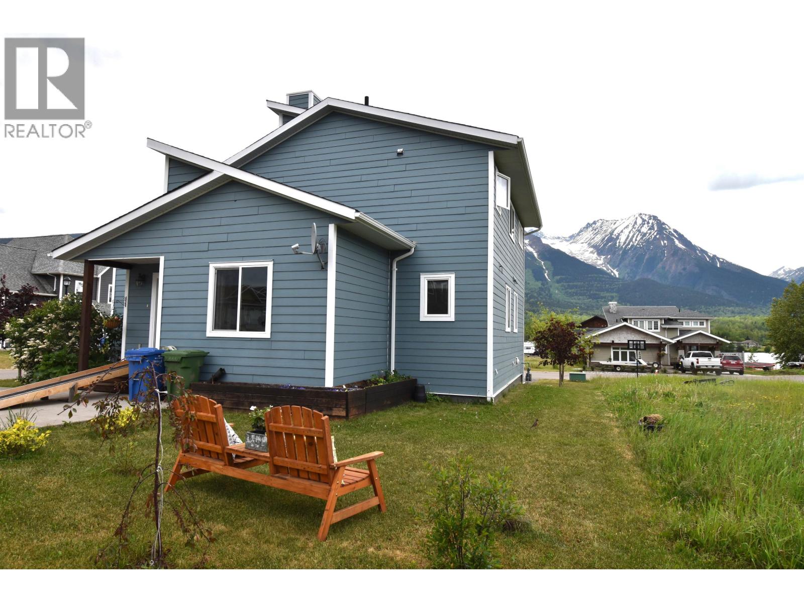 9 STARLITER WAY, Smithers