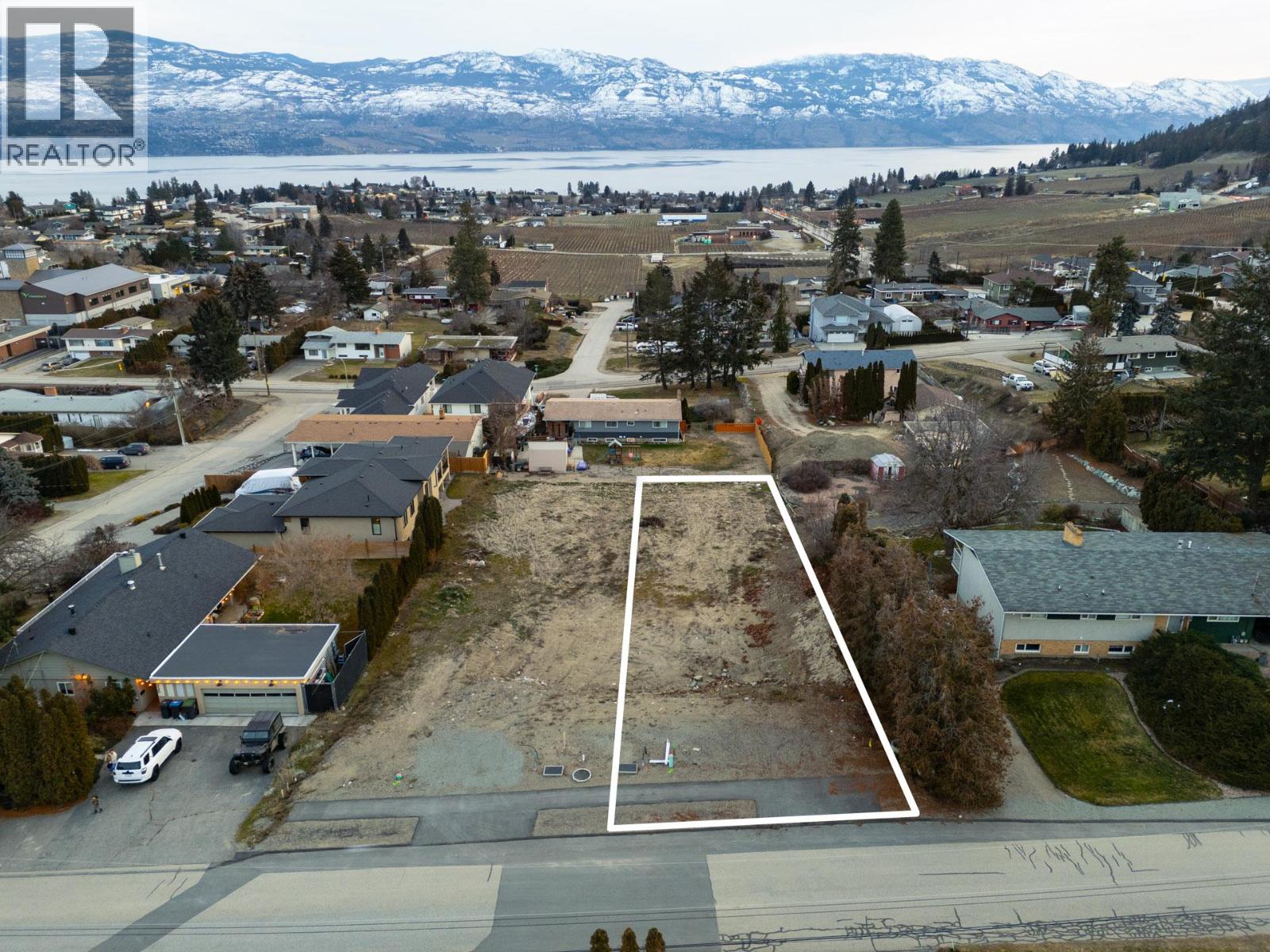  950 Skyline Road, West Kelowna