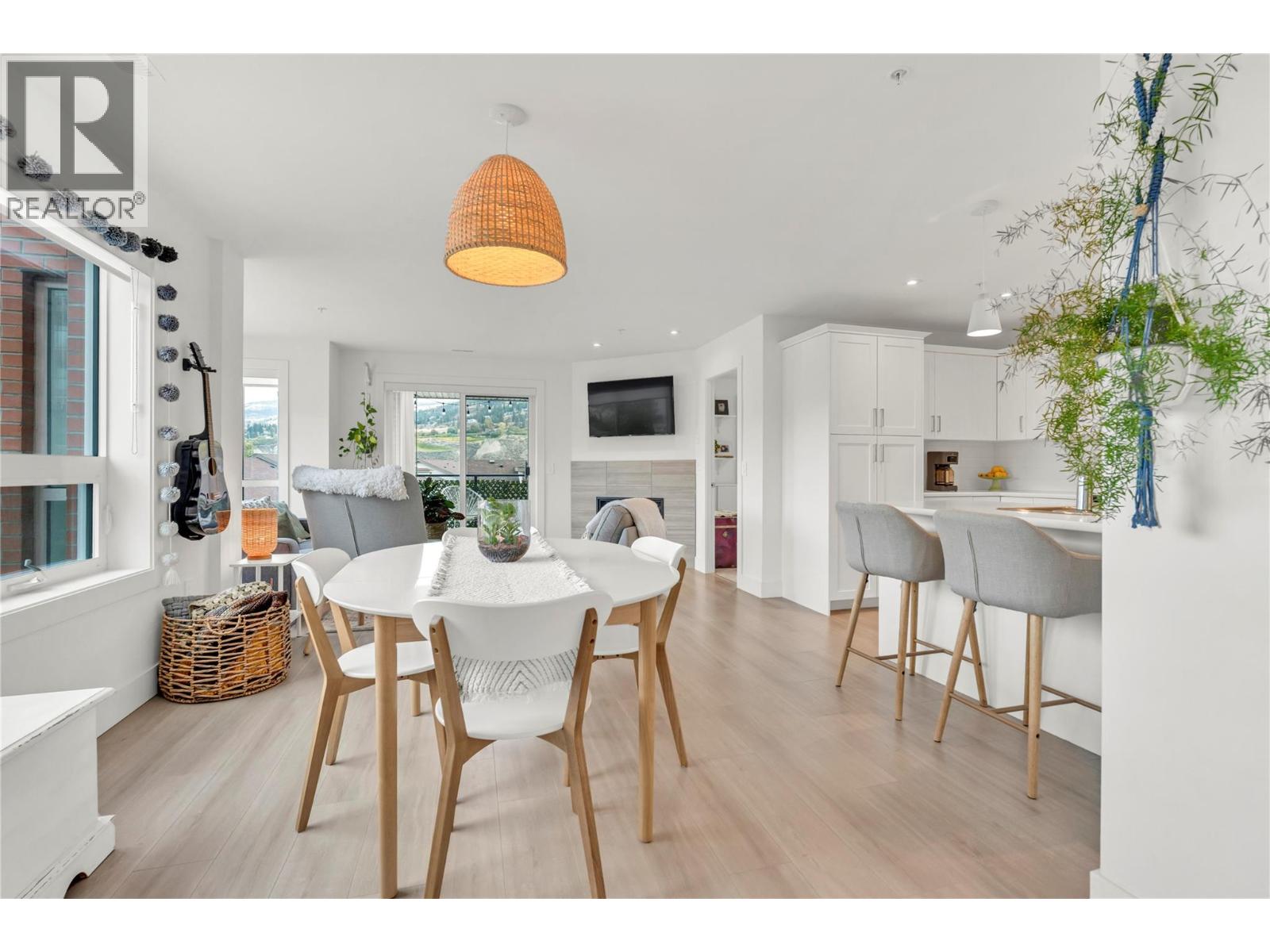 401 3362 SKAHA LAKE Road, Penticton