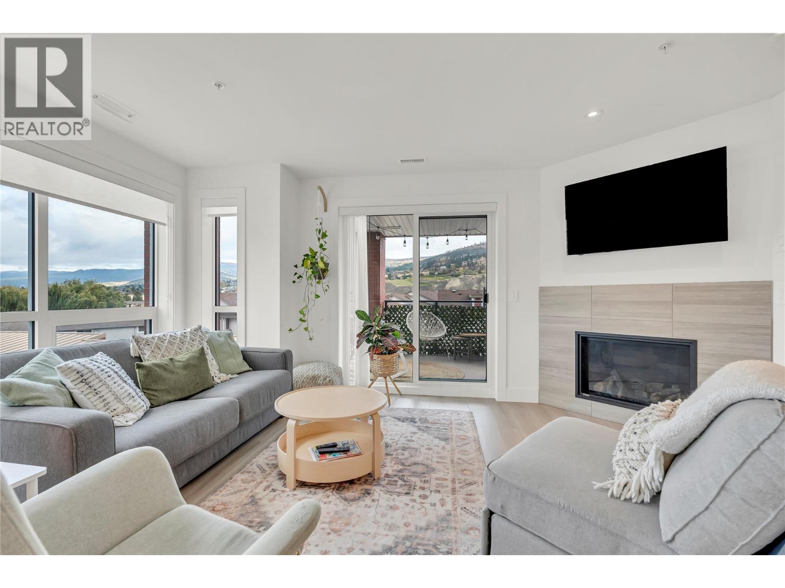 401 3362 SKAHA LAKE Road, Penticton